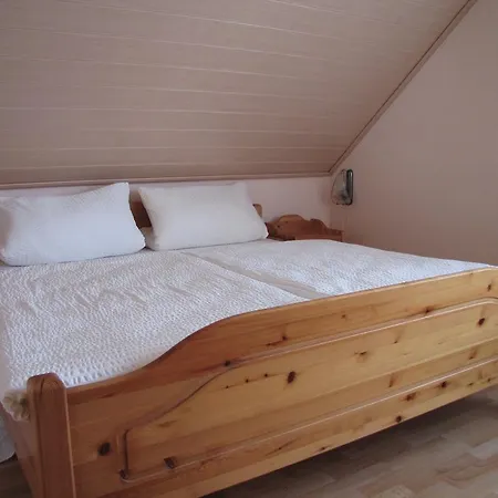 Weingut U. Gaestehaus Menten Briedel