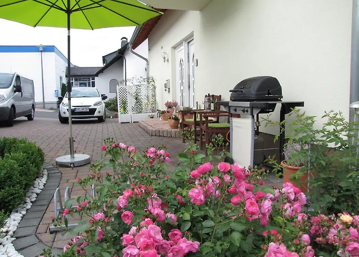 Weingut U. Gastehaus Menten Bed & Breakfast Briedel