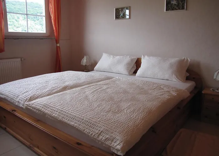 Weingut U. Gastehaus Menten Bed & Breakfast